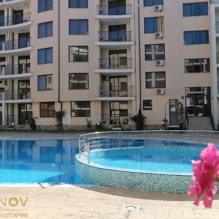 Vacation Apartment At Sunny Beach Exterior foto